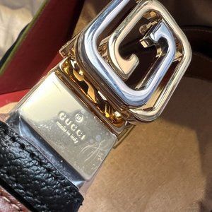 Belt with squared Interlocking G buckle